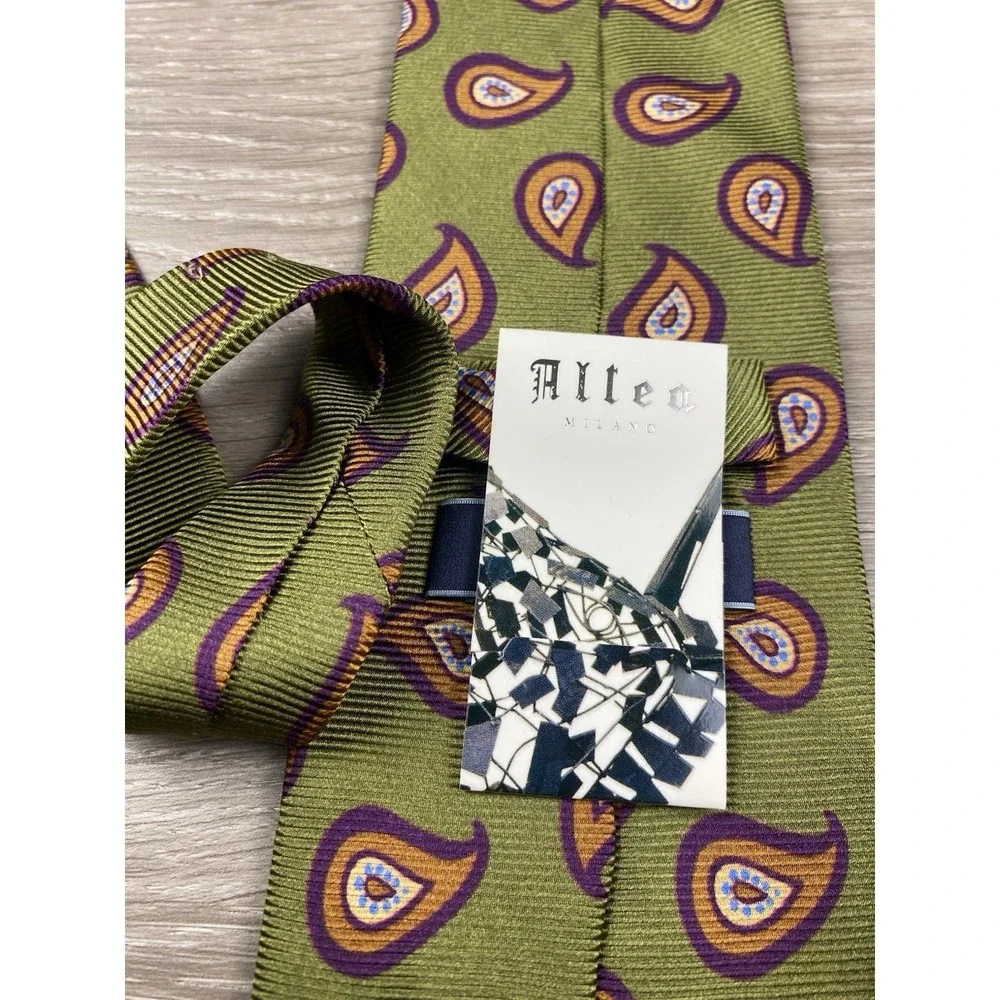 Altea Milano Men's Silk Paisley Pattern Necktie Green 3.5